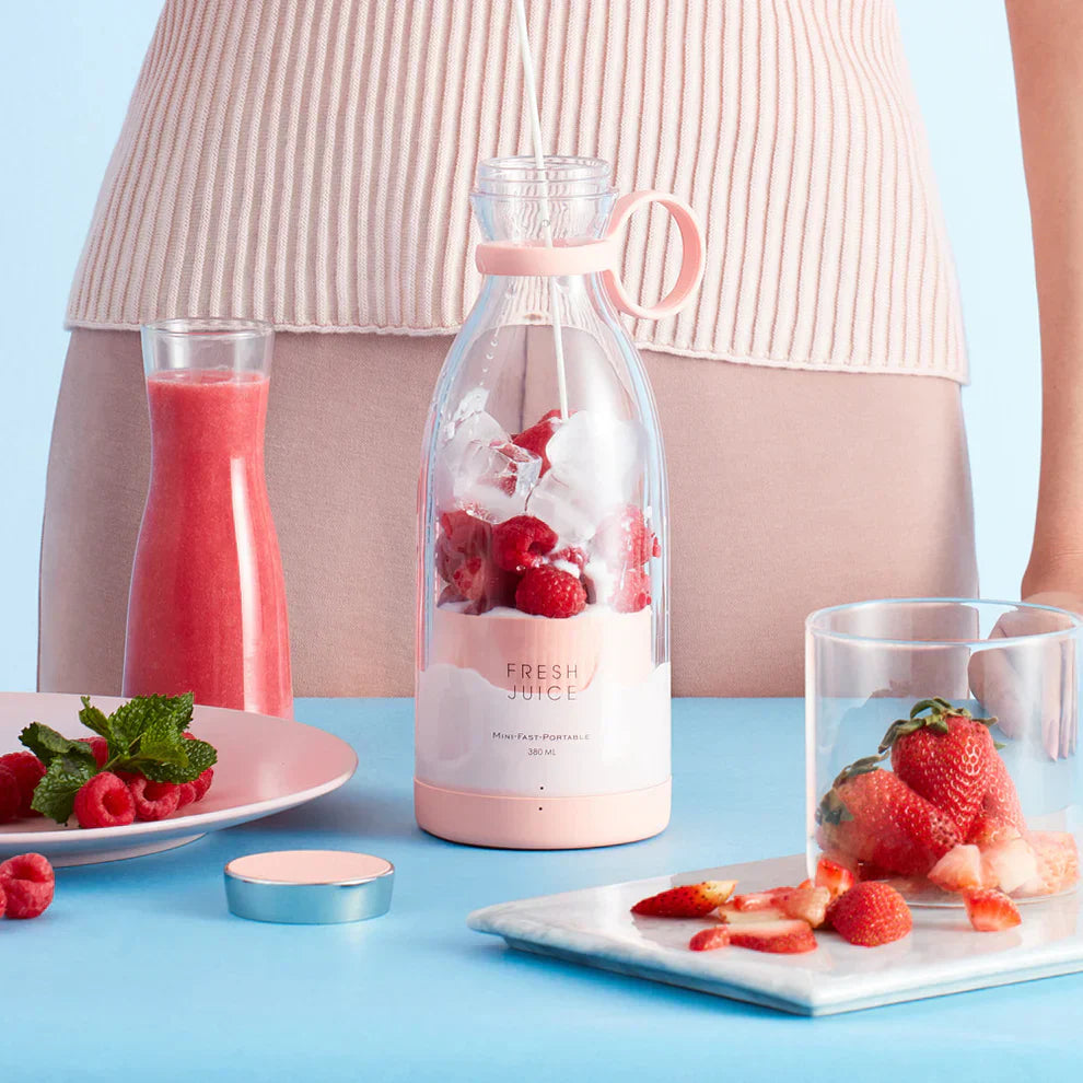 Fresh Juice in Just 30 Seconds – Anywhere, Anytime! USB Rechargeable – Blend On The Move.